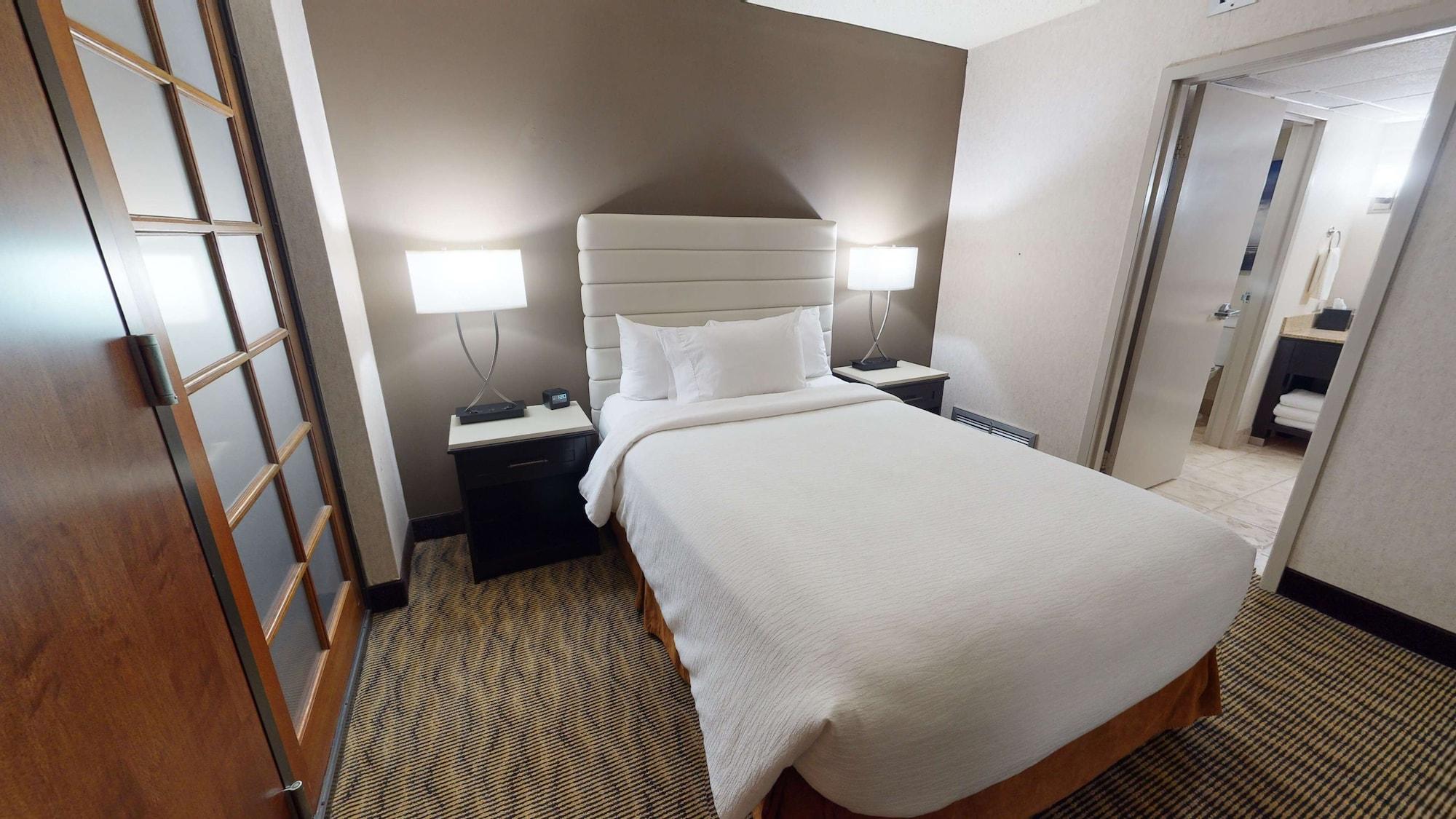Embassy Suites By Hilton Oklahoma City Will Rogers Airport Exterior foto