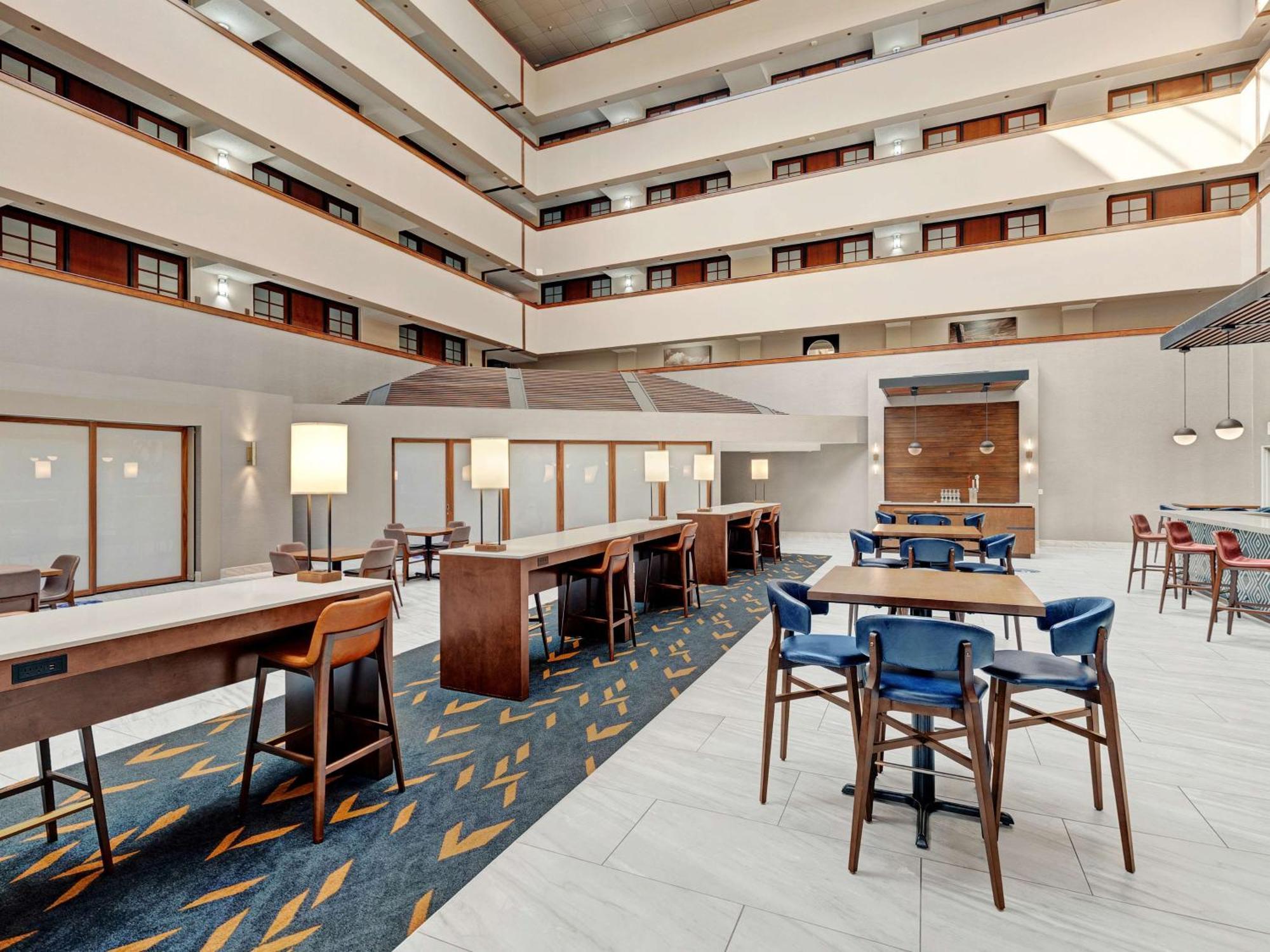 Embassy Suites By Hilton Oklahoma City Will Rogers Airport Exterior foto